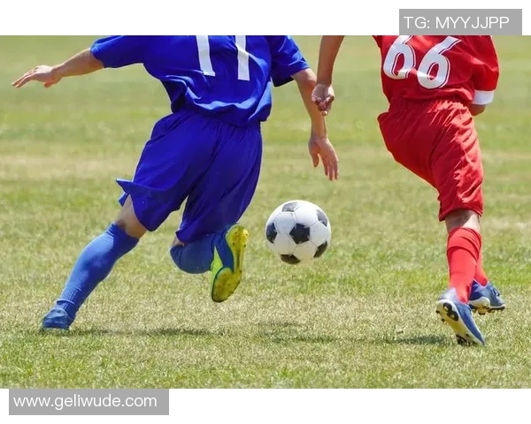 轻松掌握足球技巧让你在球场上如鱼得水的秘诀